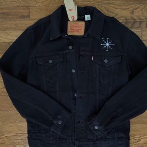 Levi’s Black denim jean jacket NWT. Trucker